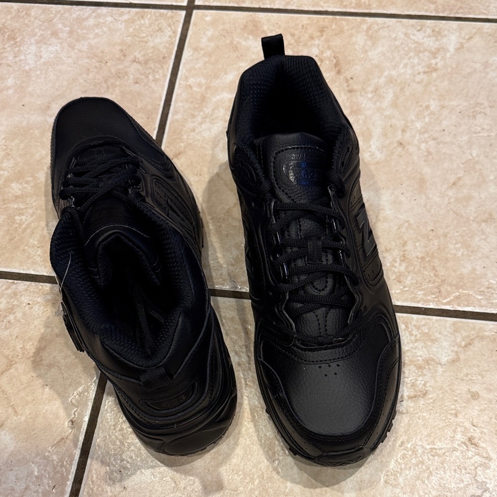 New Balance Men's Black Sneakers style 623 training - Picture 2 of 9